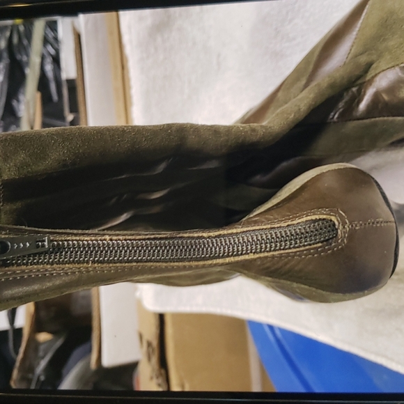 Boots - Picture 1 of 4